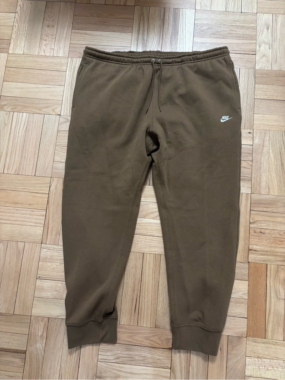 Nike Club Fleece Joggers Mens Size 2XL XXL Brown Tapered Pockets FN3787-235 NWT